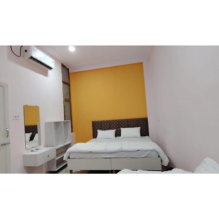 Hotel Shree Puram Varanasi Esterno foto